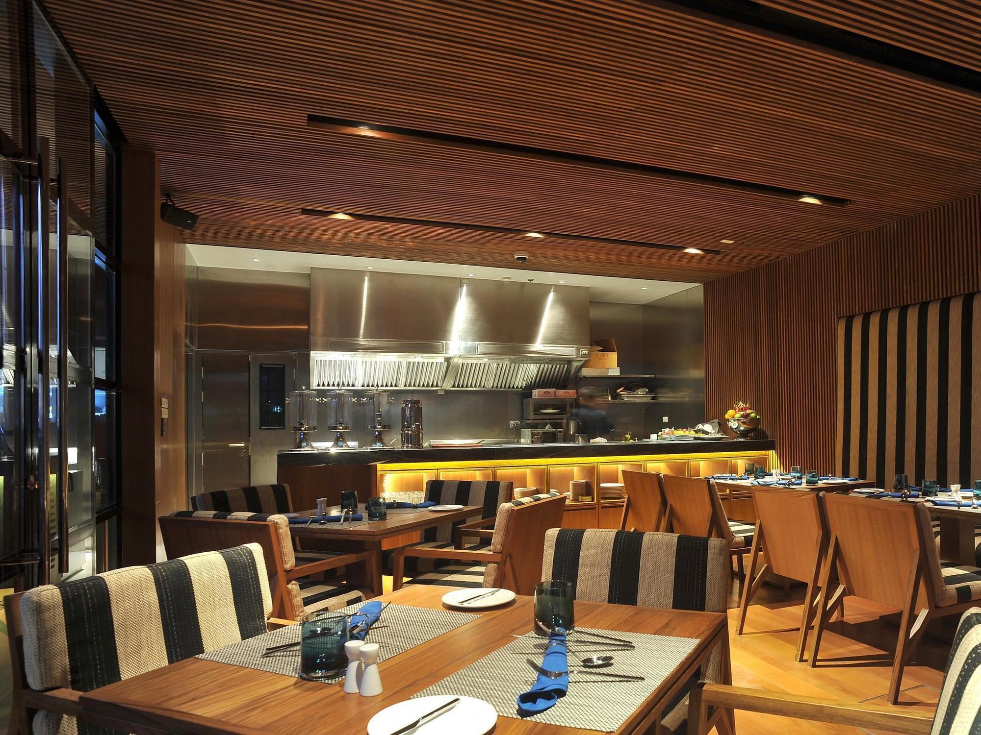 Best Western Sukhumvit 20 Bangkok Bagian luar foto