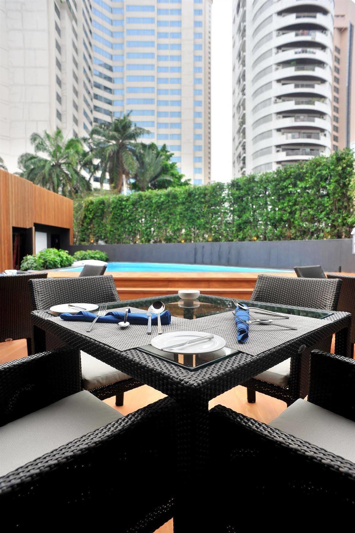 Best Western Sukhumvit 20 Bangkok Bagian luar foto